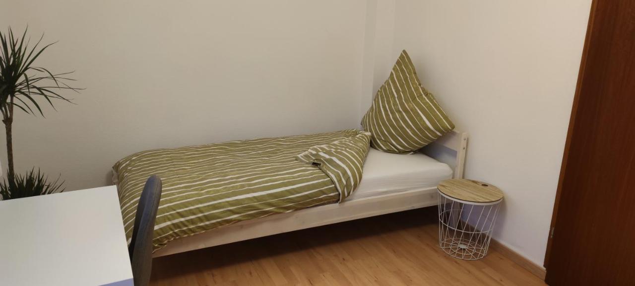 Schoene Und Optimal Gelegene Wohnung Og Weisskirchen Luaran gambar