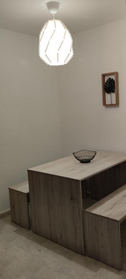 Schoene Und Optimal Gelegene Wohnung Og Weisskirchen Luaran gambar