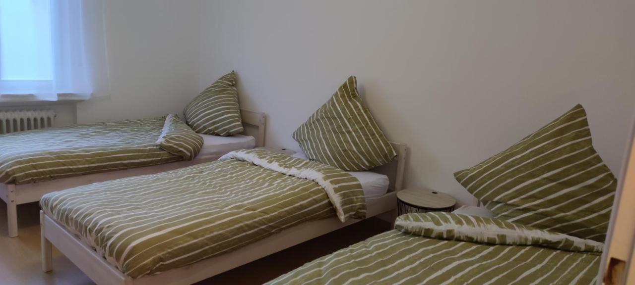 Schoene Und Optimal Gelegene Wohnung Og Weisskirchen Luaran gambar