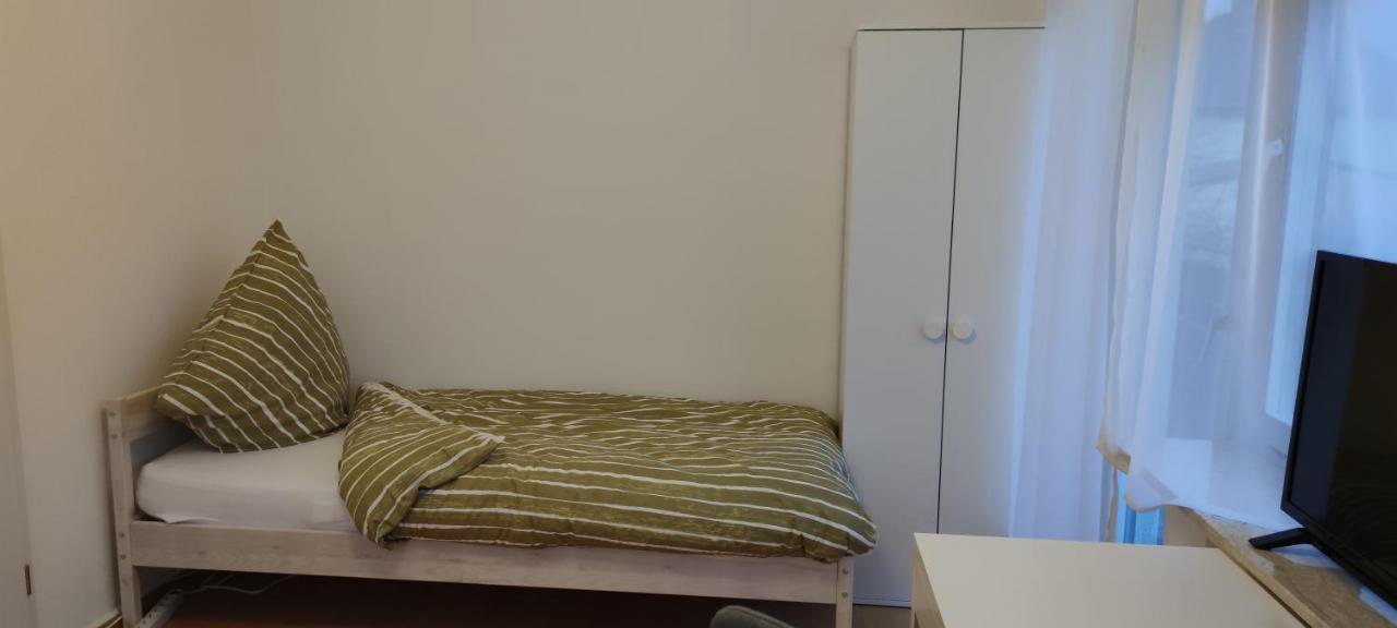 Schoene Und Optimal Gelegene Wohnung Og Weisskirchen Luaran gambar