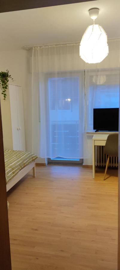 Schoene Und Optimal Gelegene Wohnung Og Weisskirchen Luaran gambar